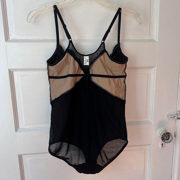 Maidenform Black Floral Lace Bodysuit Lg Sheer Back Stretch Nylon V-Neck - Picture 13 of 17